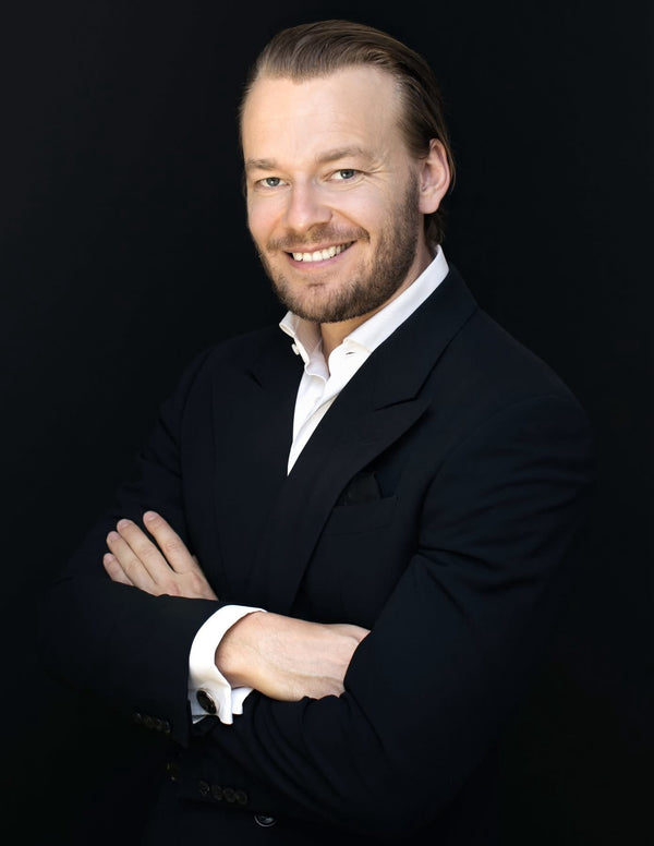 Professional corporate headshot by Lena Di