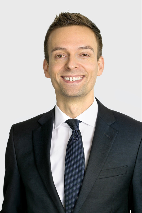 Professional corporate headshot by Lena Di